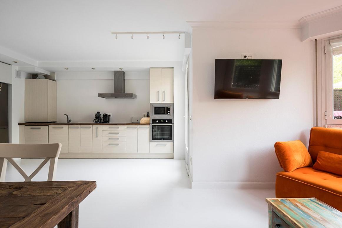 New & Terrace. Steps To Ondarreta Apartment *